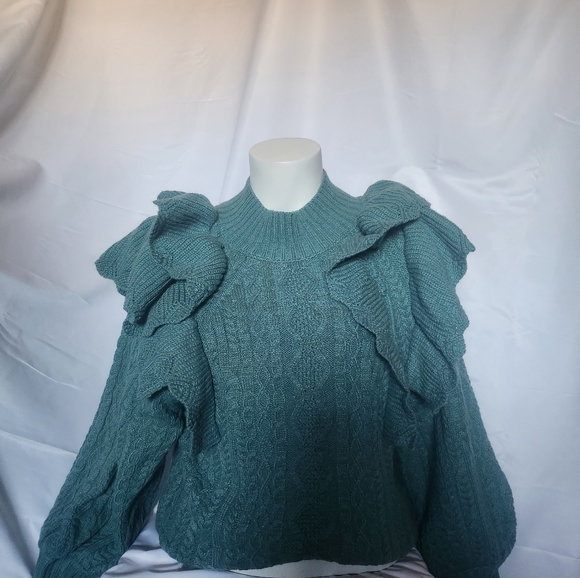 Green Listicle Sweater with poof shoulder detail. small. - Picture 3 of 11